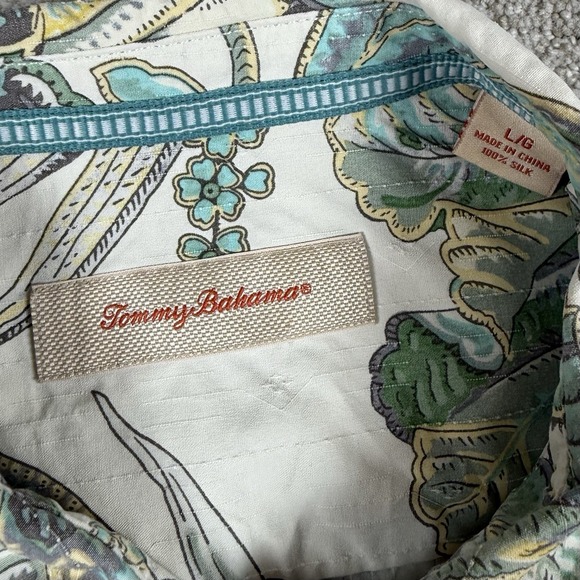 Tommy Bahama Men Large Silk Floral Textured Short Sleeve Hawaiian Button Shirt - Picture 4 of 4